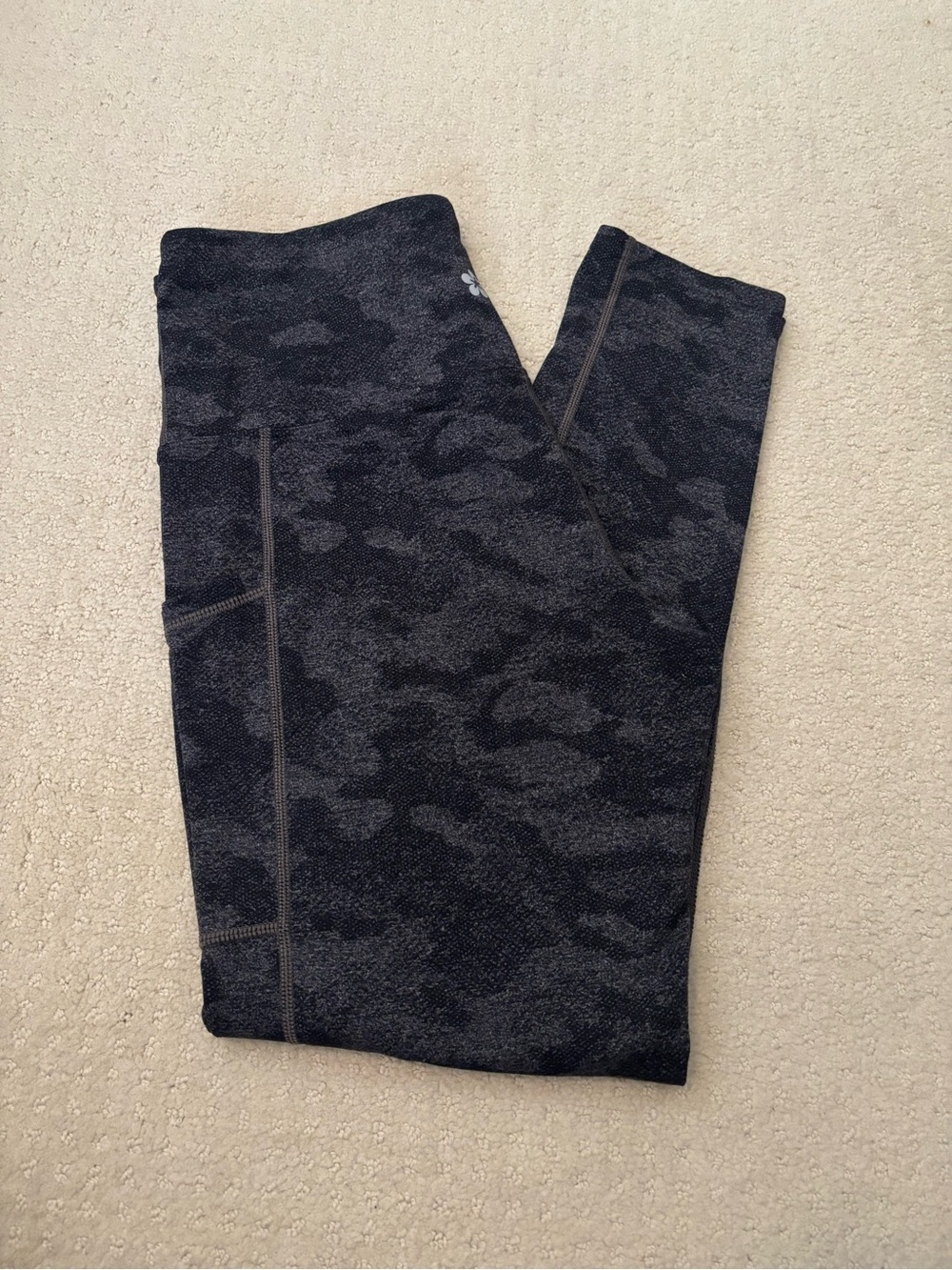 Tuff Athletics Women’s Black Gray Camo High-Waist Active Legging w/ Side Pockets